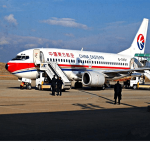 云冈航空空运航空快运业稳步发展的原因是什么？
